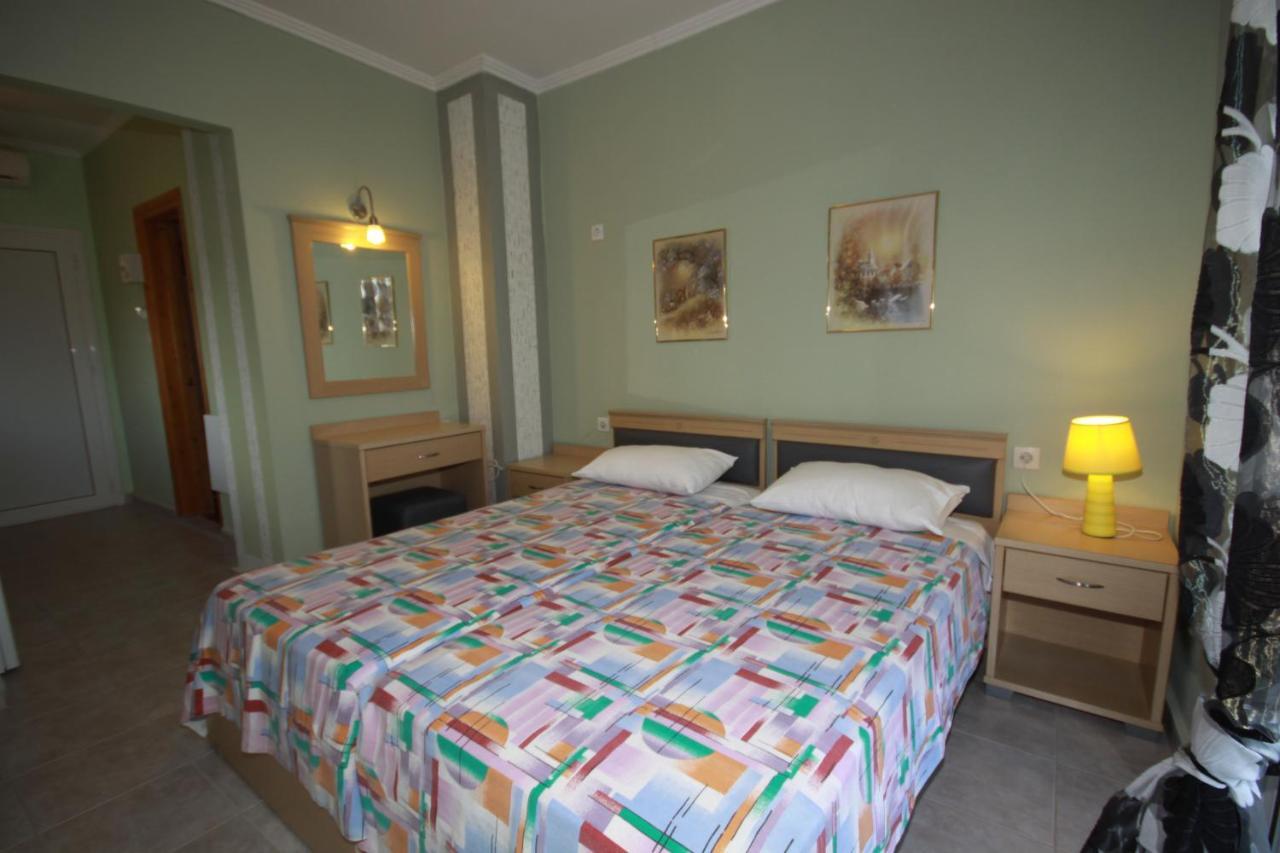 Zephyros Rooms Ормос Пангиас Екстериор снимка
