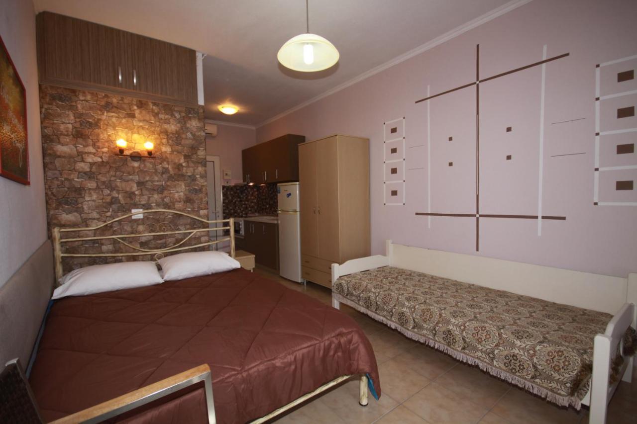 Zephyros Rooms Ормос Пангиас Екстериор снимка
